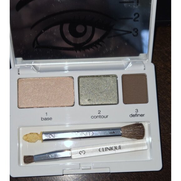 CLINIQUE Colour Surge Eye Shadow Trio Stay Matte Sable Shimmer Sage & Day Break - Picture 4 of 5